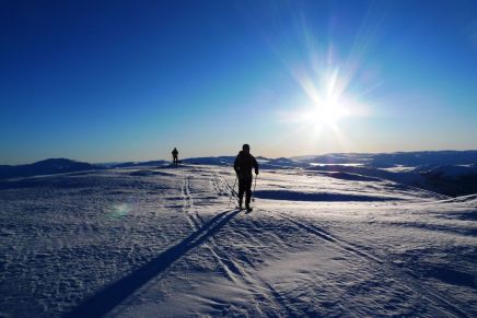 15-30 minutter med bil fra hytter i Søre Skolt til høyfjellsløyper på langrennski i Hemsedal